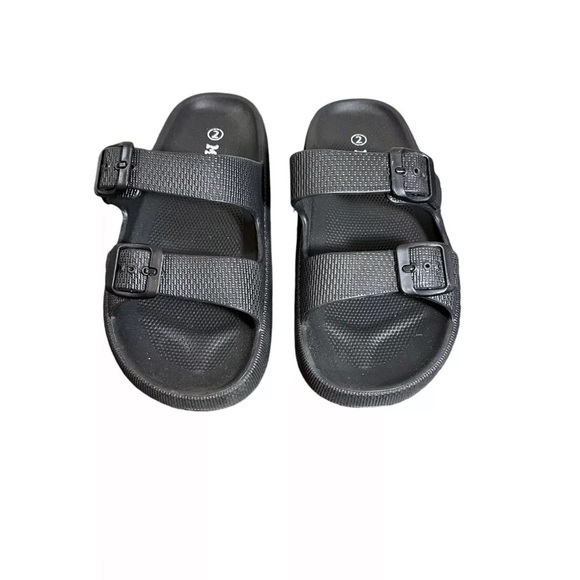 Mudd Girls Black Slip On Sandles Size 2 Open Round Toe Plain Basic Summer Beach - Picture 2 of 6